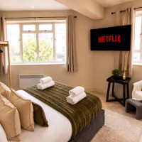 The Olive Suite | Central Portsmouth | Sleeps6